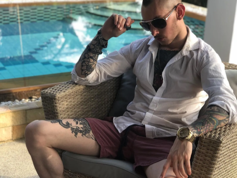 Effective Entrepreneur Mackenzie Thompson On How He Learned From Setbacks!