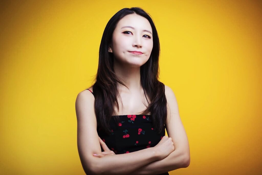 “Lizzi Lee: A Pioneer in Fostering Positive Social Change Through Technology”