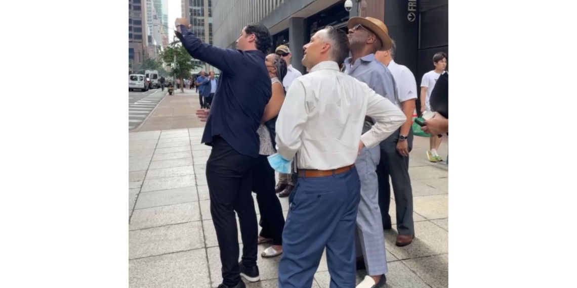 Emotional Intelligence in the Age of AI: Navigating the Future Corporate Landscape with Andrew Zang’s Expertise