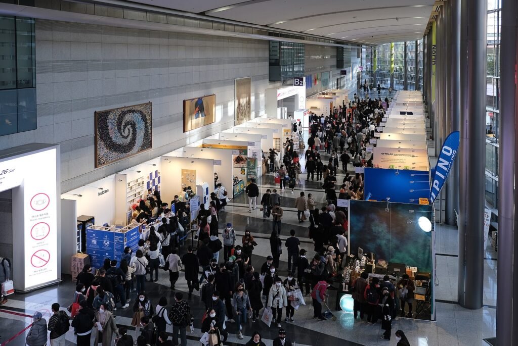 How Seoul’s Art Fairs Show a Market Splitting by Price