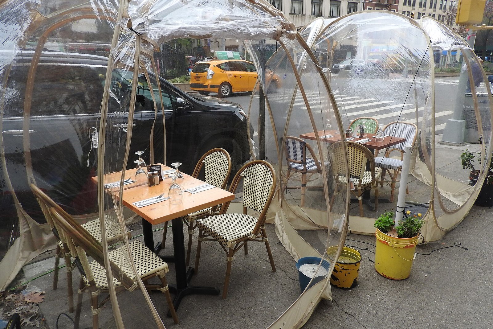 How New York and London Are Trying to Save Pandemic-Era Streateries
