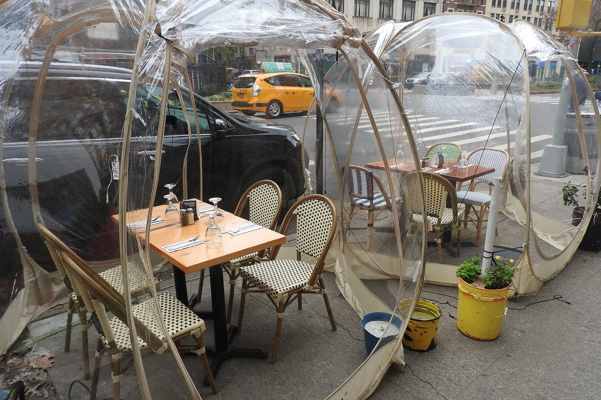 How New York and London Are Trying to Save Pandemic-Era Streateries