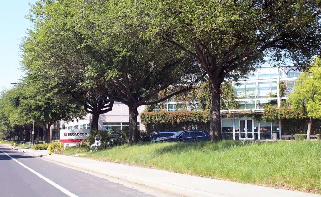 How Broadcom’s $42 Billion Loan to Anthropic Mixes Chips With Financing